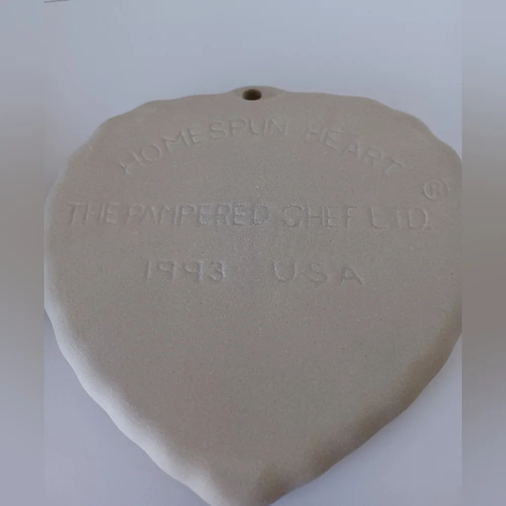 Vintage Two Round Up From The Heart Homespun Heart‎ Pampered Chef Cookie Cutters